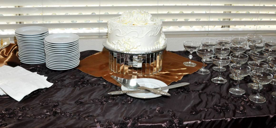 honeymoon-suite-wedding-cake